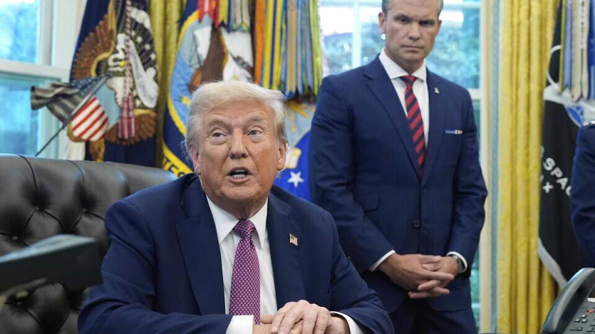 Immagine di Hegseth e Dong Jun si parlano, ma Trump continua a corteggiare Pechino