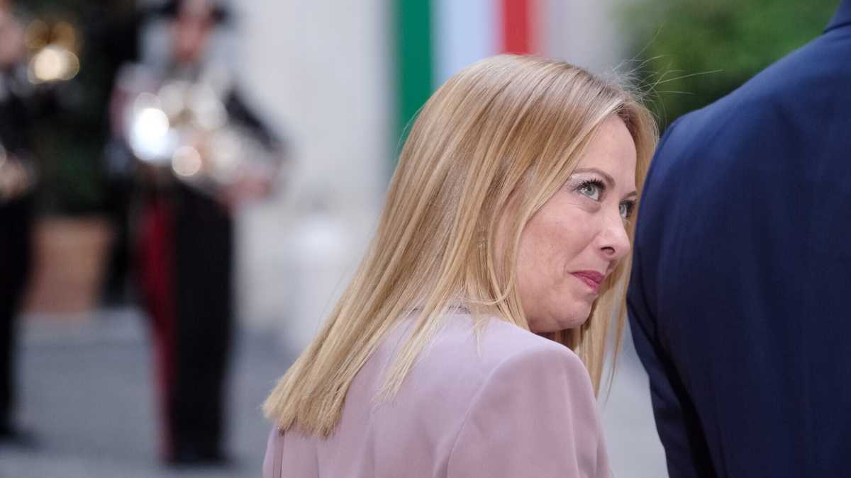 Immagine di Meloni è no Vannacci. “Ci fa perdere le elezioni". FdI e le dimissioni anticipate di Attilio Fontana