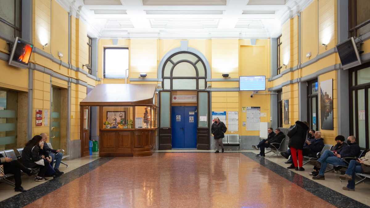 Immagine di In ogni sconosciuto, un tesoro nascosto. Lettera da una sala d’attesa