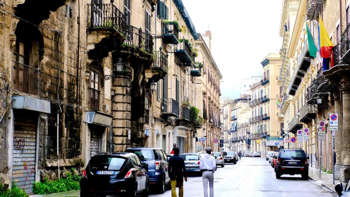 Immagine di A Palermo Ezechiele blocca il traffico