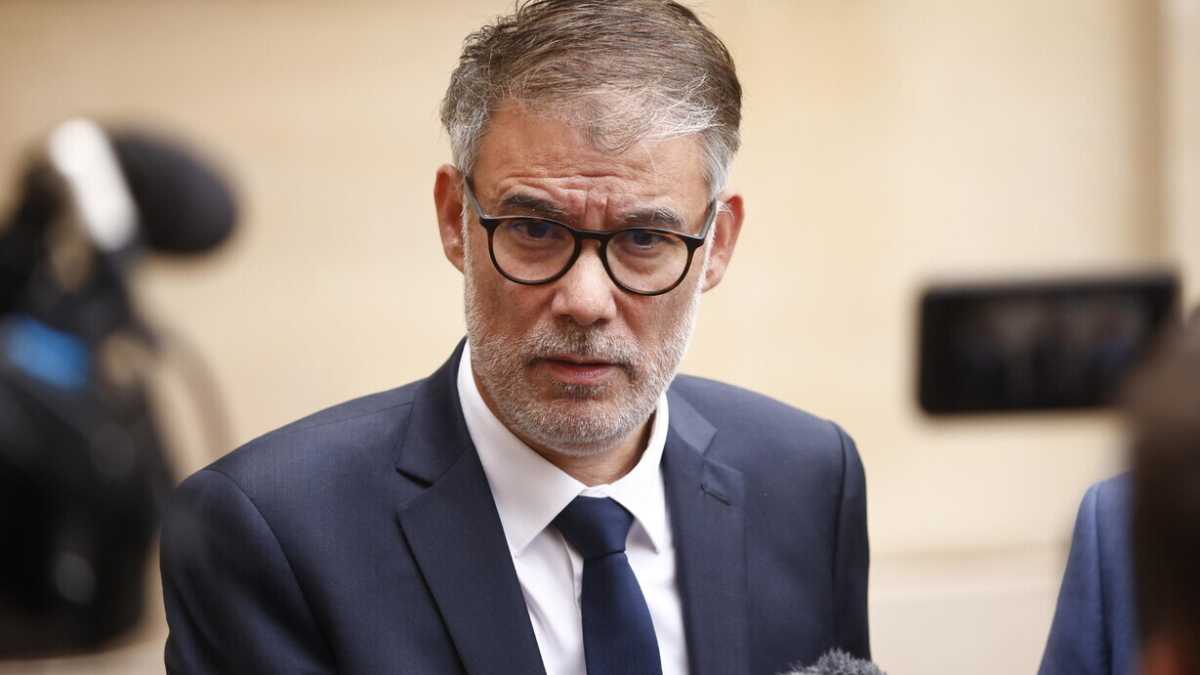 Immagine di Il socialista Faure chiede di far sventolare le bandiere palestinesi in tutte le città francesi
