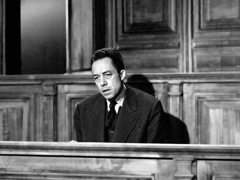 Si impone di trasformare l’arte in un arcigno tribunale permanente che rinchiude l’occidente sul banco degli imputati. Ma che c’entra Camus? (foto Getty)