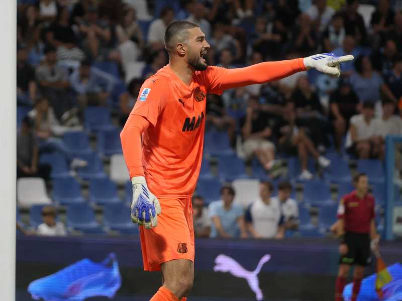 Il portiere del Sassuolo Arijanet Murić, è sua la parata più bella della terza giornata della Serie A (foto LaPresse) <br />