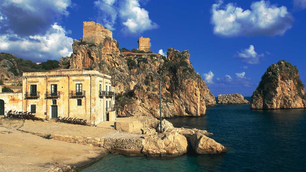 Immagine di Un viaggio siciliano in corriera e varia umanità