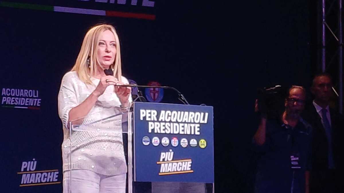 Immagine di Meloni la schietta. E' contro l'occupazione di Gaza, rilancia la riforma della Giustizia. Tajani e Salvini litigano