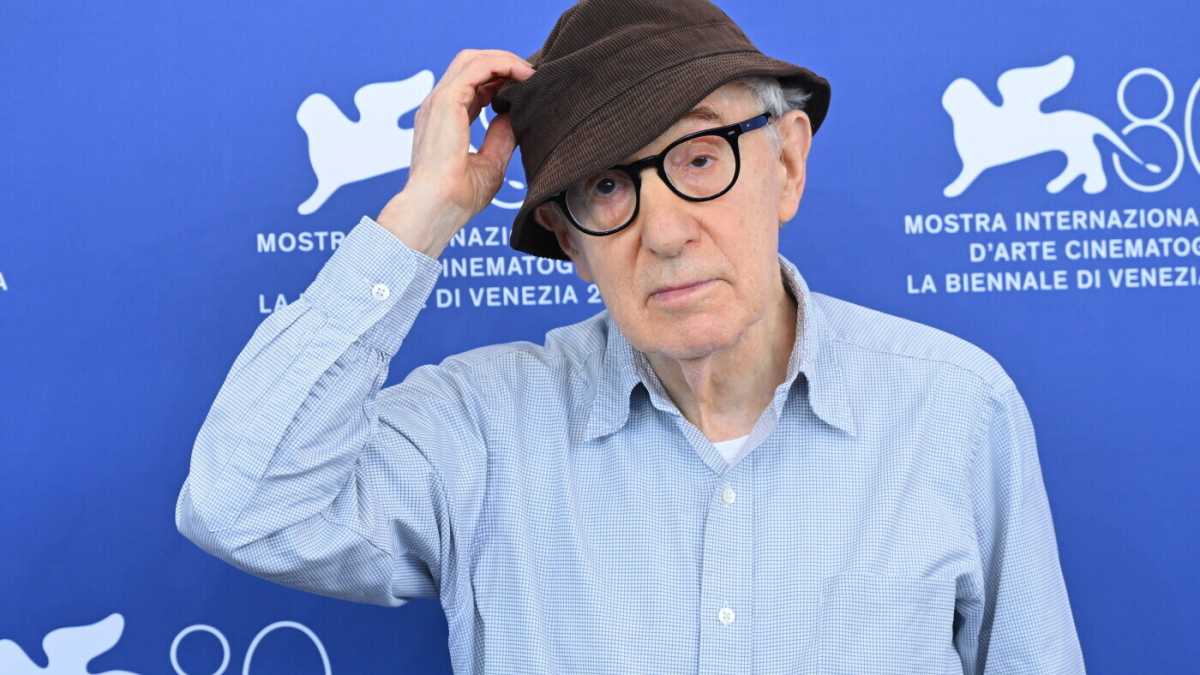 Immagine di La miccia di Woody Allen: il regista al primo romanzo. E viva i comici