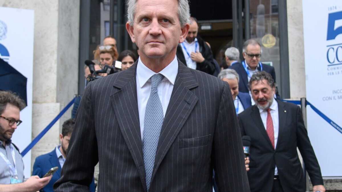 Immagine di Perché la scalata di Mps su Mediobanca supera le previsioni. Due scenari