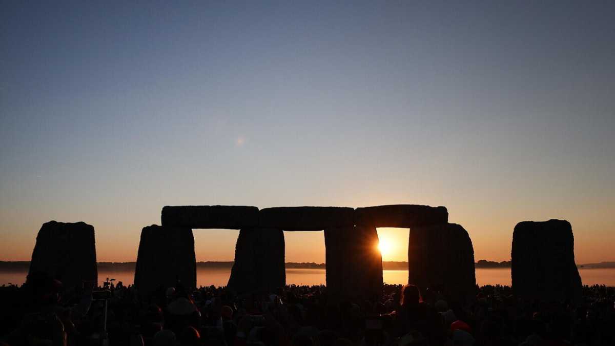 Immagine di Tra le pietre di Stonehenge, immersi in uno dei più grandi misteri del mondo