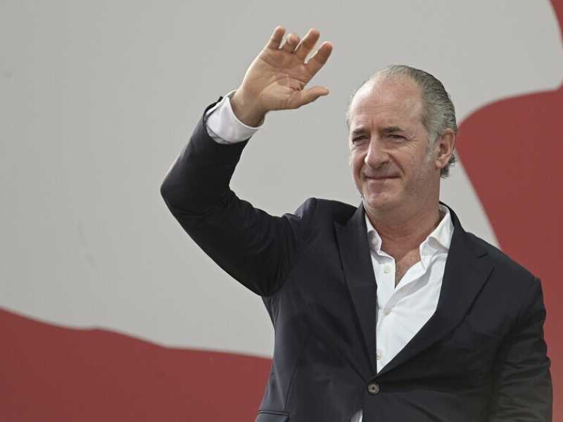 L'idea di Zaia per salvare la Lega: due partiti come Cdu e Csu. Anche Calderoli è no Vannacci
