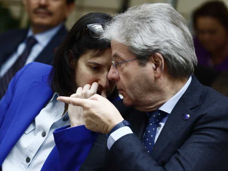 Il gendarme Gentiloni guida ora i riformisti del Pd. Si riuniscono a Milano. E c'è anche Zingaretti