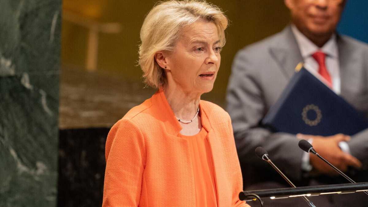 Immagine di L'Ue va incontro a Trump e annuncia dazi sul petrolio russo