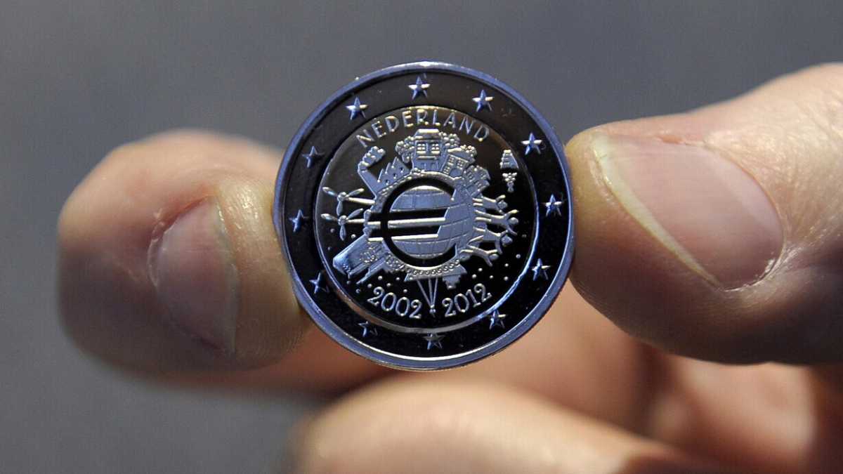 Immagine di Cipollone (Bce): "Il 2029 potrebbe essere l'anno dell'euro digitale"