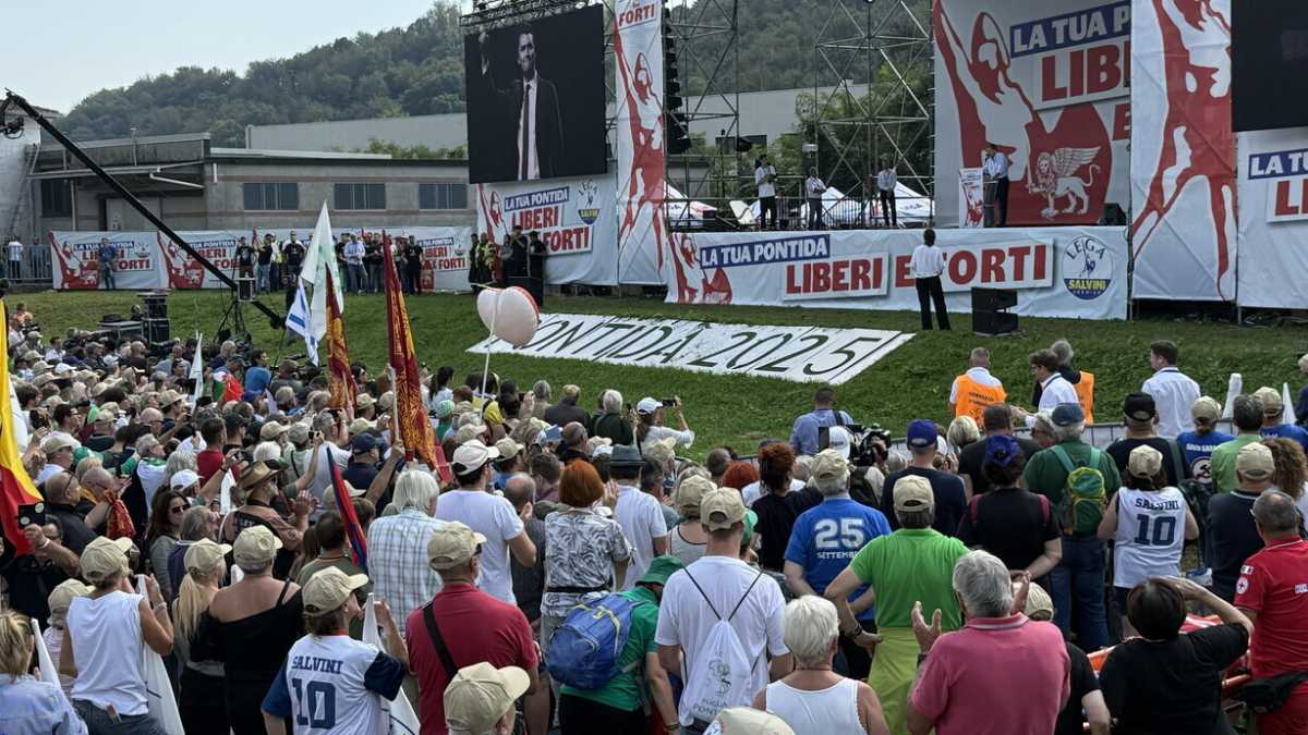 Immagine di Tra la disfida di Pontida e quella di La Russa. Fontana in trincea
