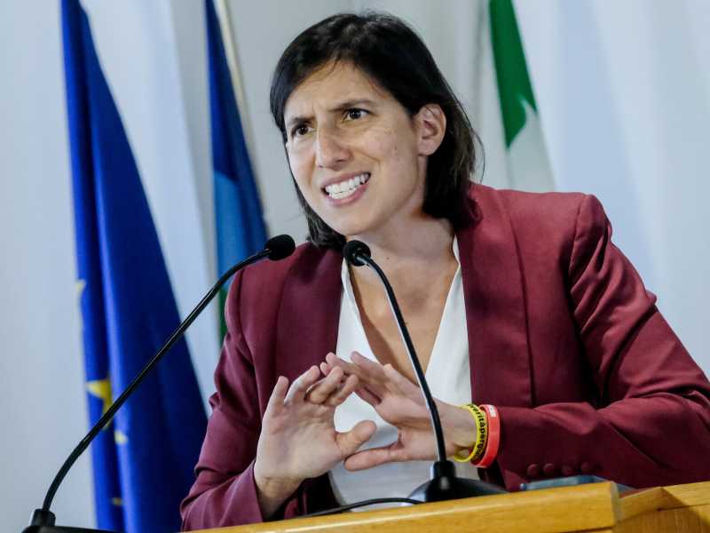 Elly Schlein si prende l'Anci (per frenare Silvia Salis). Patto con Manfredi e Gualtieri