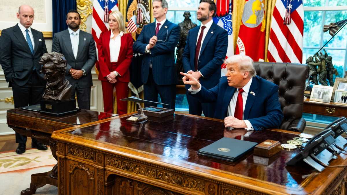 Immagine di Trump firma un esecutivo per salvare TikTok dalla Cina ma lo vorrebbe “100% Maga”