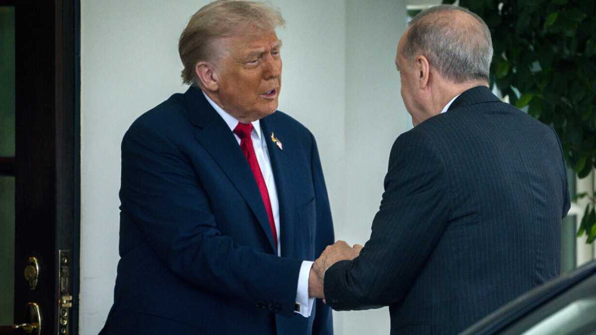 Immagine di Trump ed Erdogan smussano tutte le differenze, e fanno affari