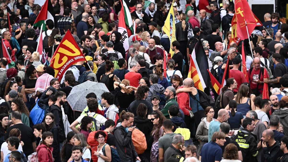 Immagine di La protesta per la Palestina corre fuori dal Parlamento. E Pd, M5s e Avs devono inseguire