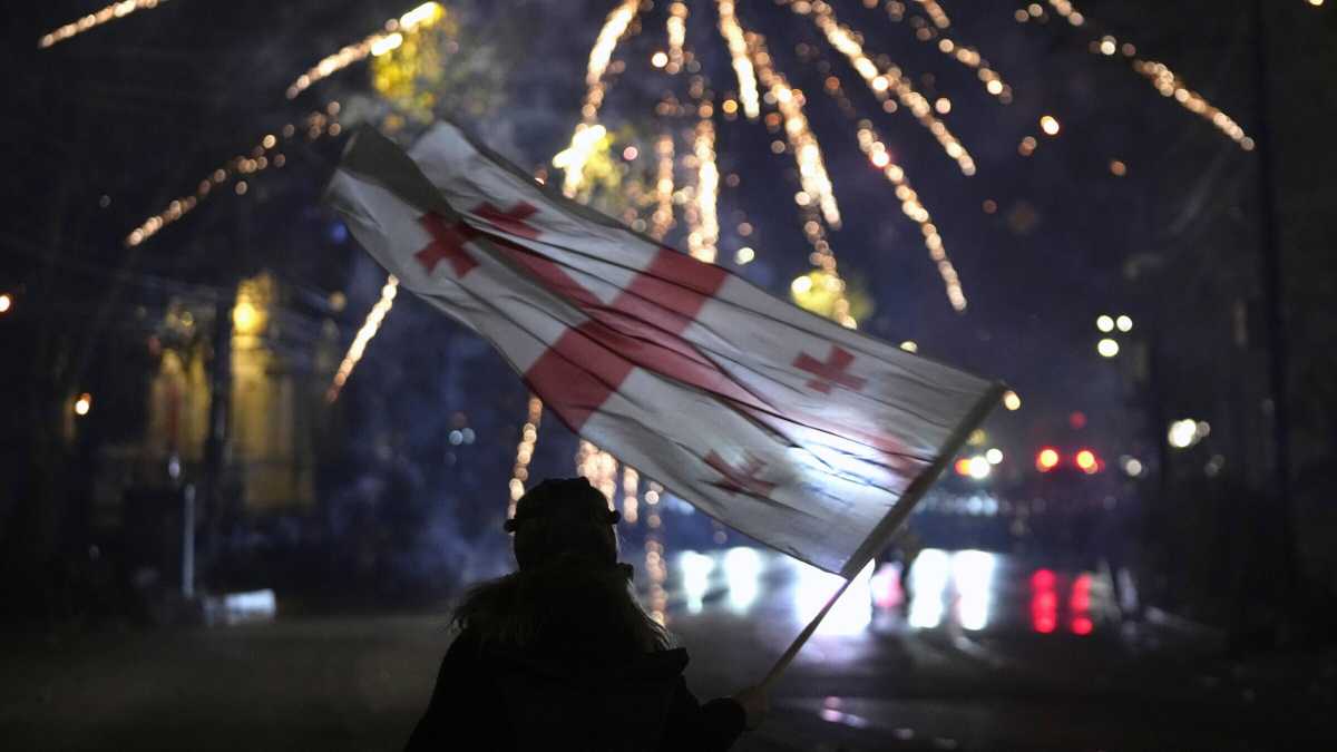 Immagine di Il governo filorusso di Tbilisi accusa i diplomatici europei di “ingerenza” e di fomentare l’estremismo