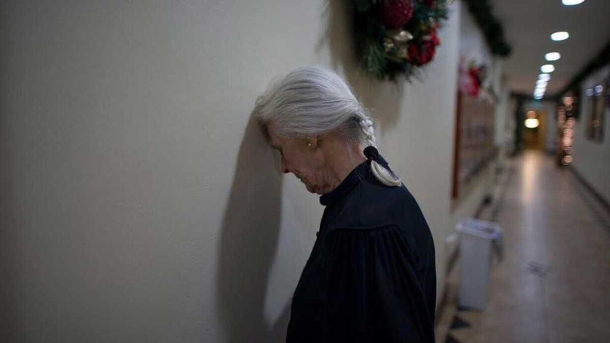 Immagine di Una donna dentro il tempo che si spezza e che cambia. Un film sull’io che resta
