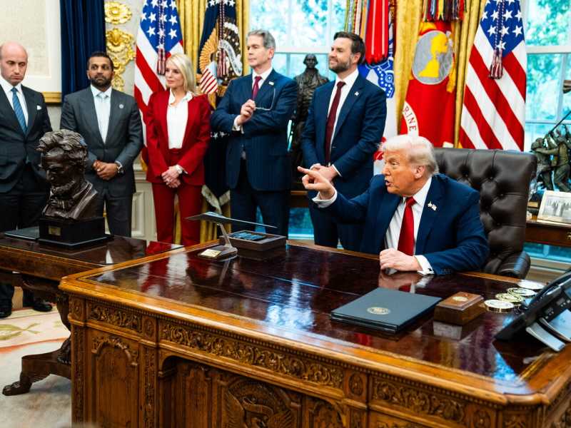 Trump firma un esecutivo per salvare TikTok dalla Cina ma lo vorrebbe “100% Maga”