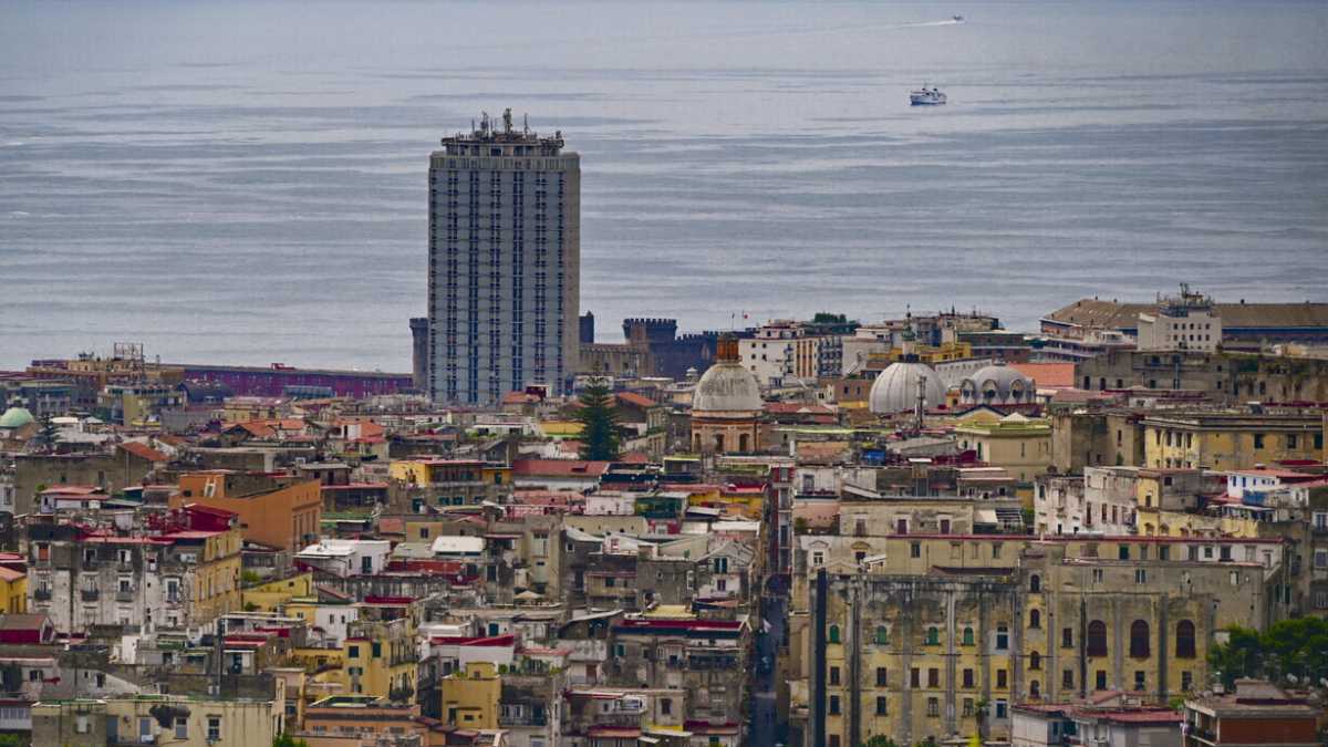 Immagine di Lontani dal mare. Dove e a che quota vivono davvero gli italiani