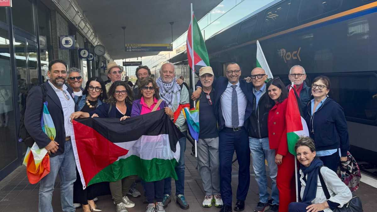 Immagine di Treni e Flotilla: nelle Marche Ricci punta su Gaza per battere Acquaroli