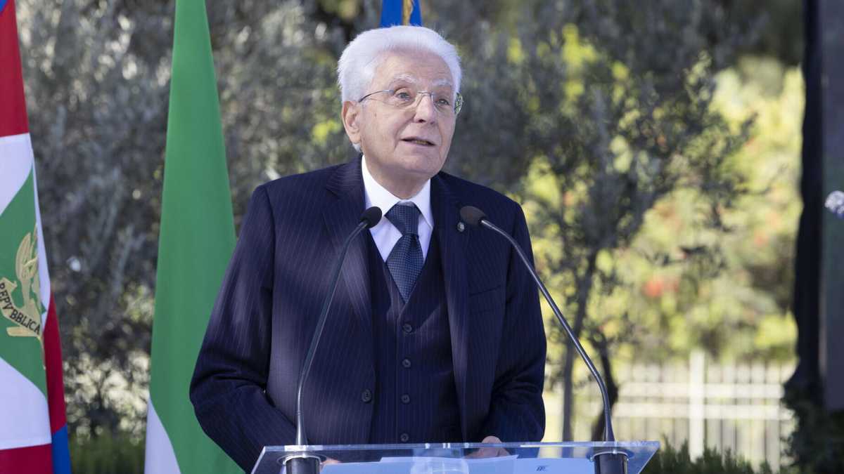 Immagine di Contro gli esibizionismi finto umanitari, evviva Mattarella