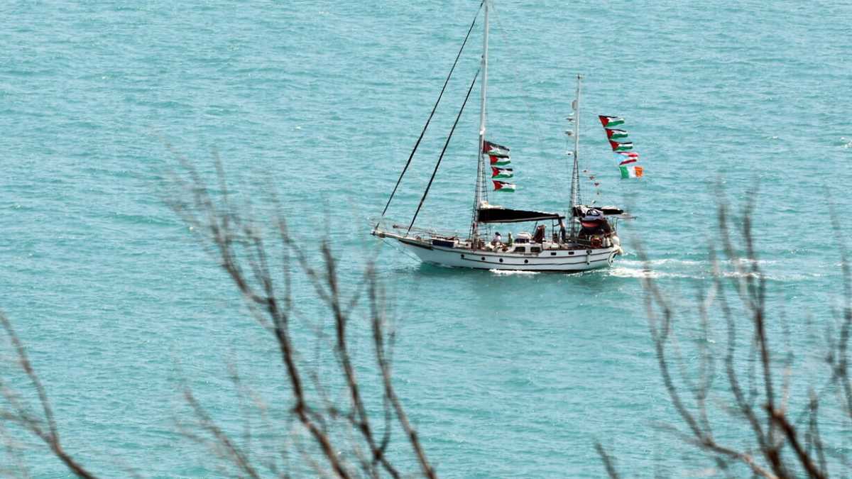 Immagine di Trattativa Flotilla: Meloni fa ponte con Mattarella e ringrazia le opposizioni. La sinistra si spacca
