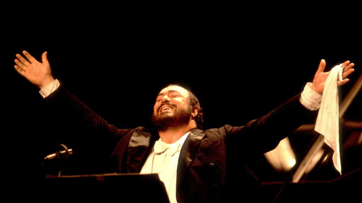 Immagine di La seduzione del tenore. Pavarotti, che avrebbe oggi 90 anni