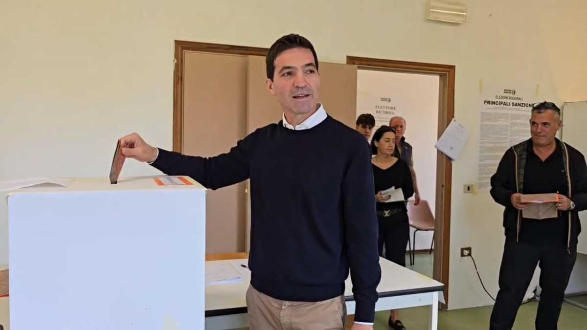 Immagine di Nelle Marche vince Acquaroli