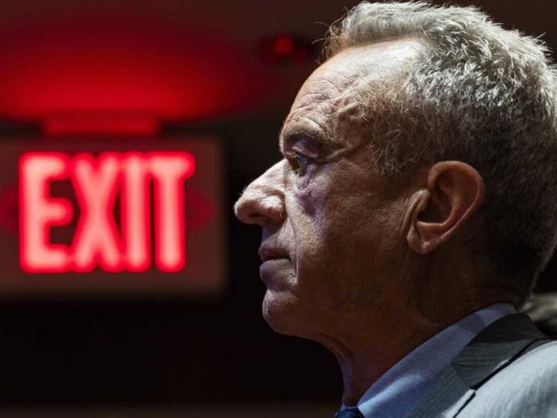 La democrazia, la competenza e gli attacchi scomposti della politica alla scienza