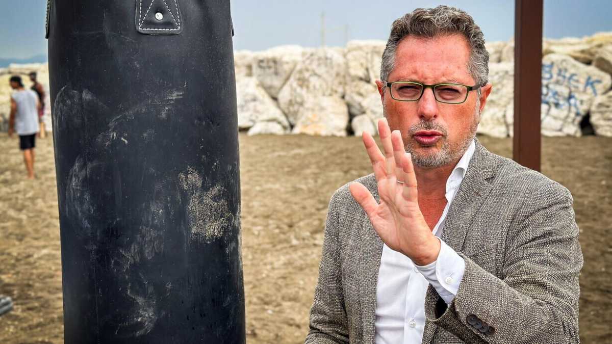 Immagine di Pd e sinistra contro un deputato di Avs: "Partecipa a convegni pericolosi sulla violenza di genere"