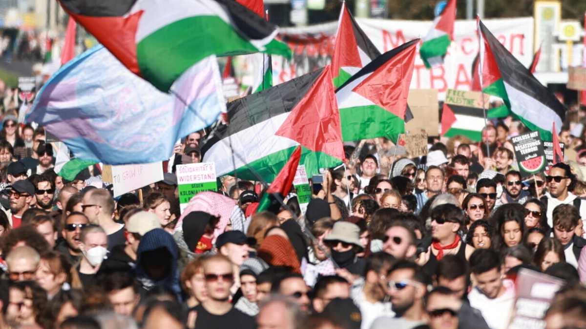 Immagine di “La grande parata” di chi nega la vittoria di Israele su Hamas piegandosi al mainstream