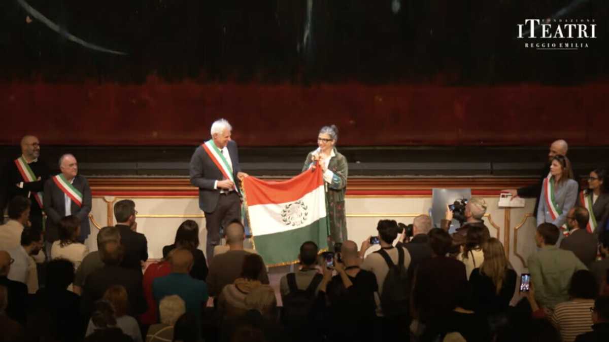 Immagine di A Reggio Emilia il sindaco dice “ostaggi” e si scatenano i deliri filo terroristi di Francesca Albanese