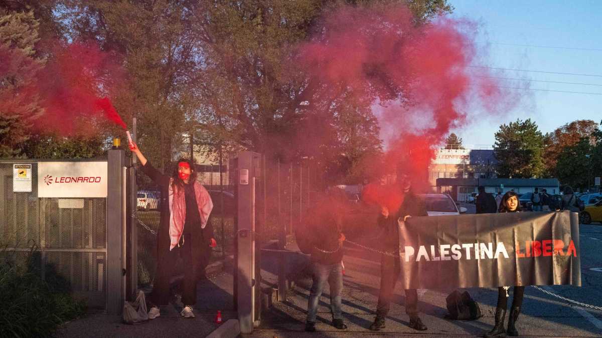 Immagine di Leonardo contesta dai pro Pal ed esclusa dal Festival della Scienza di Genova. Crosetto: “Una follia”