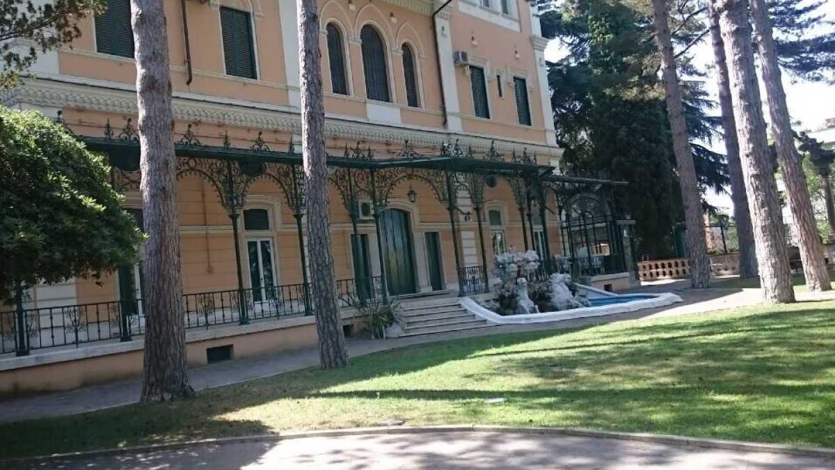 Immagine di Spese folli e debiti milionari. Il trattato di Amicizia italo-libico è in rosso