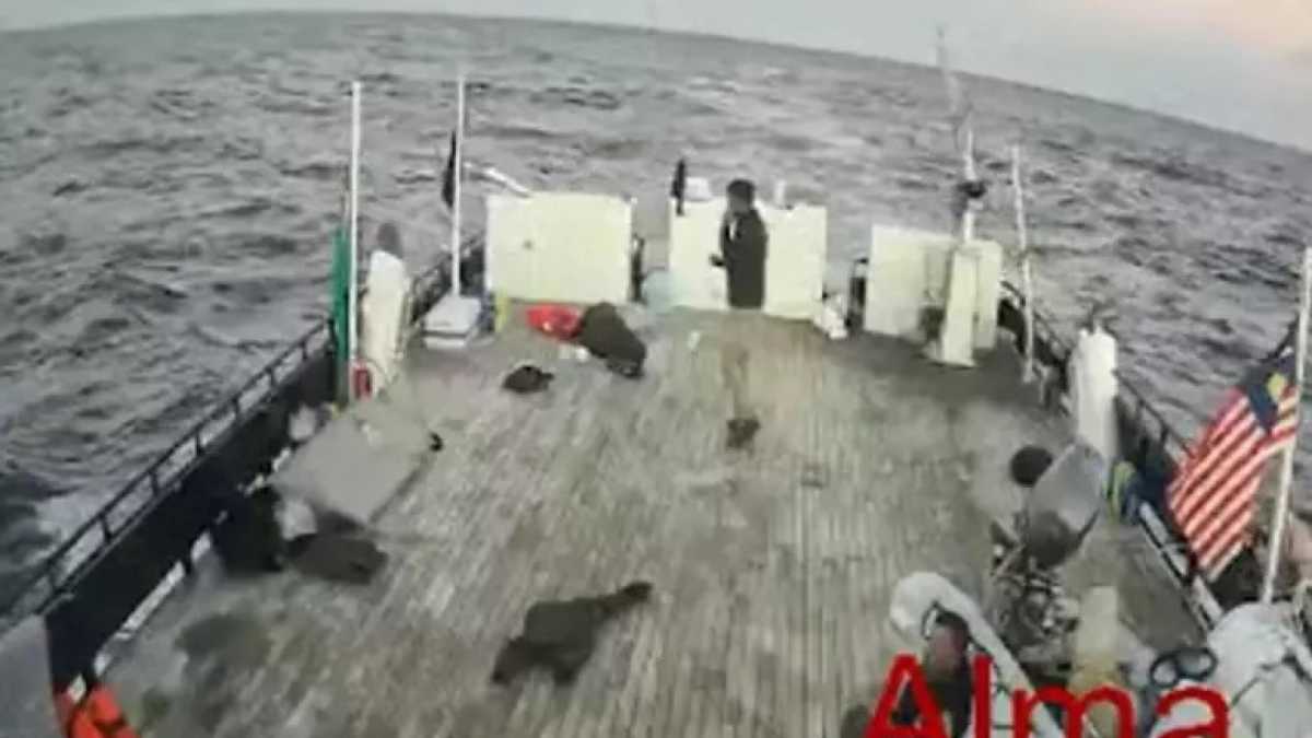 Immagine di Israele abborda le navi della flotilla. Tajani: "Italiani in Israele ed espulsi entro due giorni"