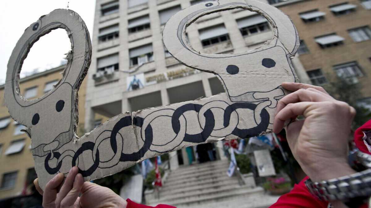 Immagine di Da “Bravi ragazzi” a “El loco”: i titoli delle indagini che violano la presunzione di innocenza (e la legge)