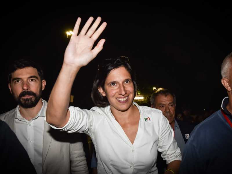 La "notte" di Elly Schlein. Le doppie risoluzioni di Meloni, Flotilla abbordata. Il Pd verso l'astensione