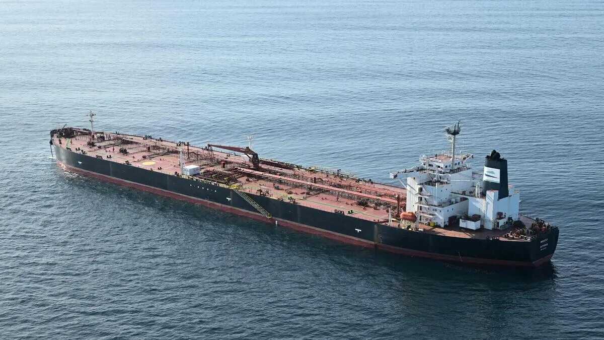 Immagine di La storia della nave fantasma legata al Cremlino bloccata dai francesi
