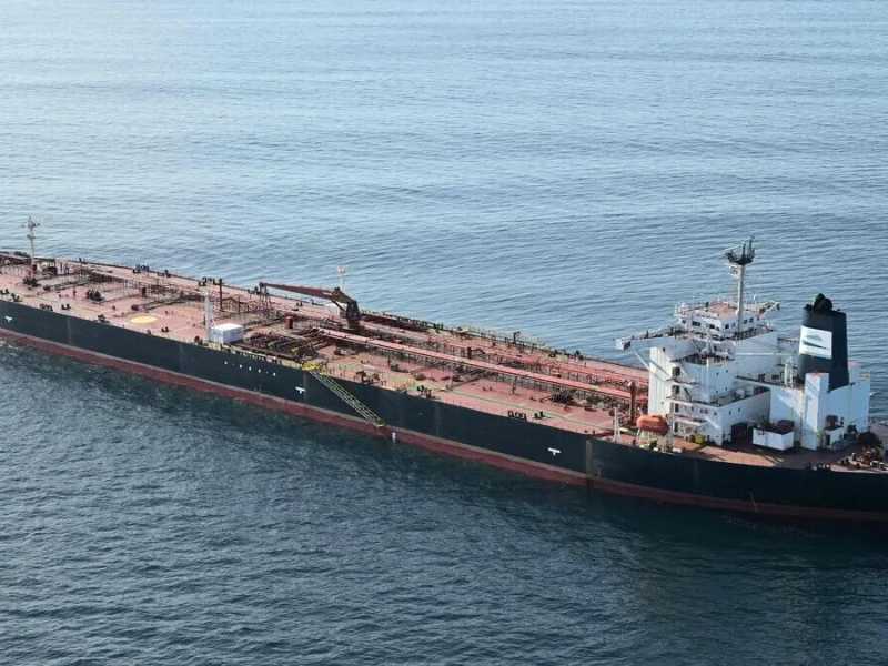 La storia della nave fantasma legata al Cremlino bloccata dai francesi