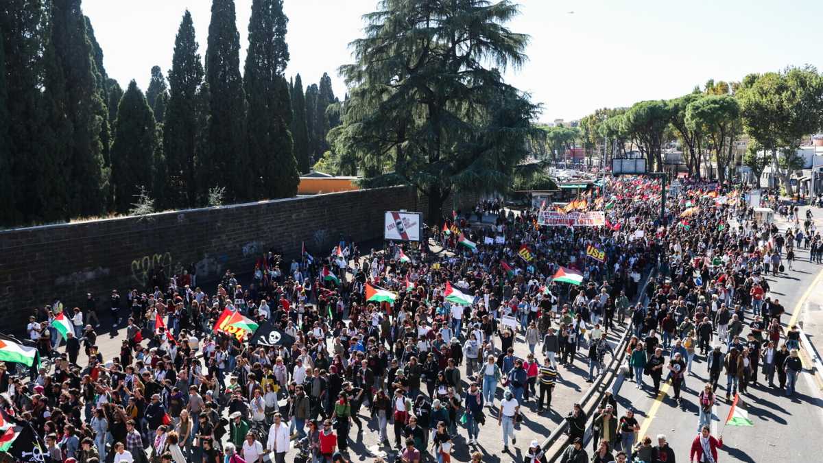 Immagine di Scioperare demonizzando l’unico paese del medio oriente dove si può scioperare