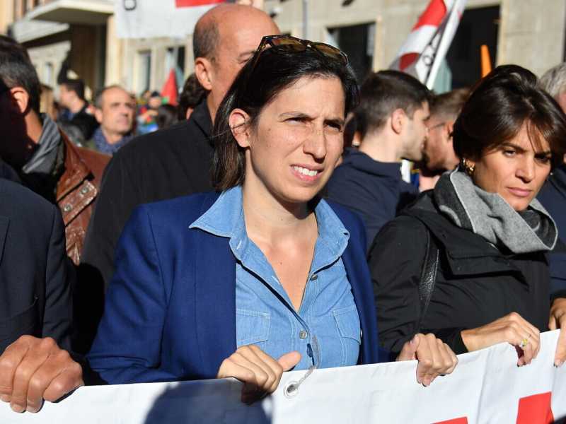 Elly Schlein partecipa al corteo per la Flotilla a Roma (Ansa)
