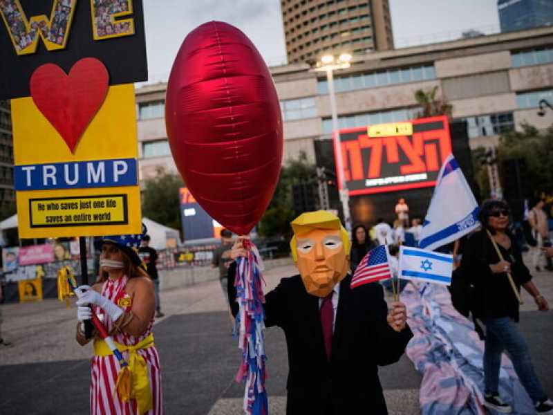 Il fattore Trump tra i manifestanti israeliani che aspettano l'accordo