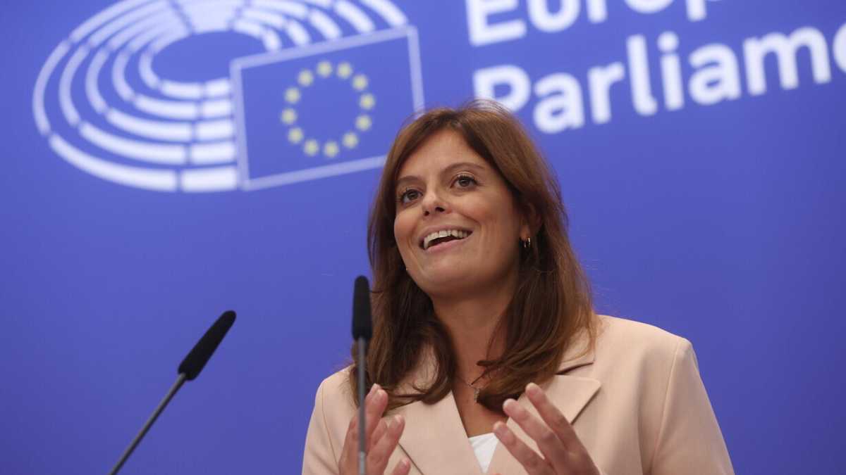 Immagine di Il Parlamento europeo salva Ilaria Salis per un voto: no alla revoca dell'immunità. Botta e risposta Salvini-Tajani