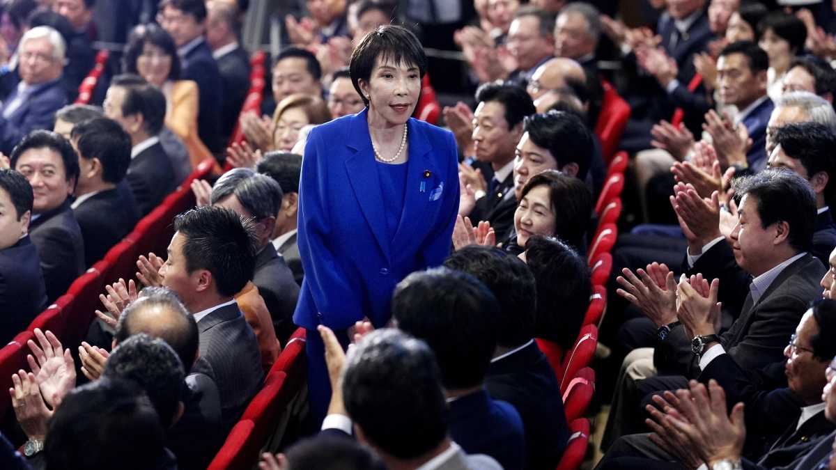 Immagine di La lady di ferro del Giappone è una metallara che vuole governare tutto a destra