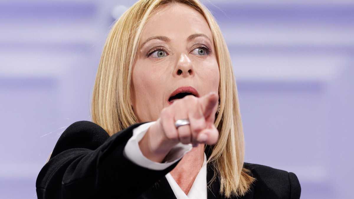 Immagine di Meloni piega Salvini sulla Lombardia. Manovra: passa la linea Giorgetti-Fazzolari