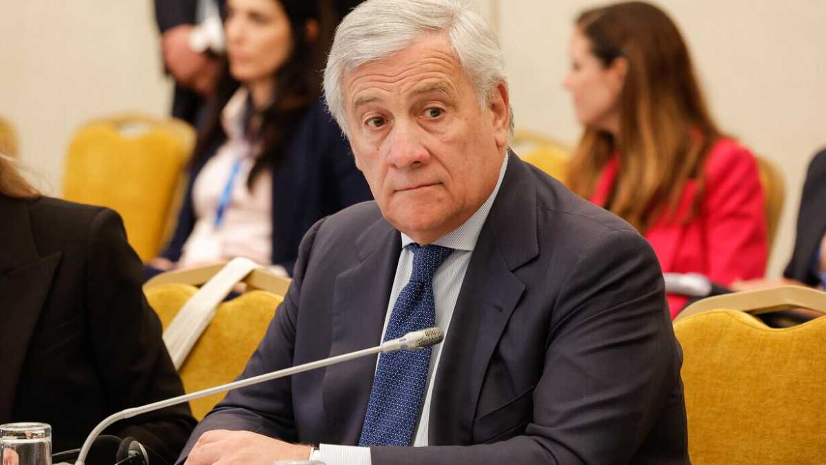 Immagine di L'idea di Tajani per Milano: istituire il commissario per liberare i cantieri