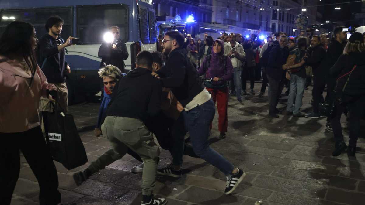 Immagine di Non siamo più devastatori, ma meneremmo, questo sì, palate di ebrei