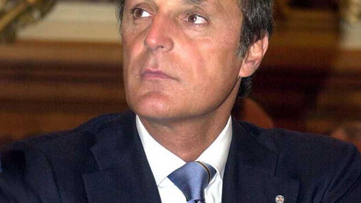 Immagine di Chi è Luigi Lobuono, il civico candidato in Puglia: di nuovo in campo contro Decaro